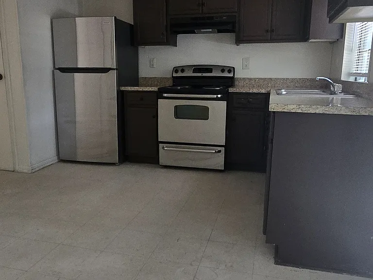 306 Park Ave W #10B — Photo 12