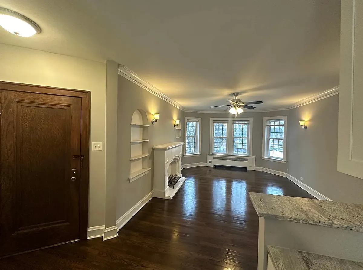 Building Photo - 29 N Brainard Ave #D3