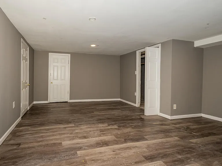 916 N Augusta Ave — Photo 20