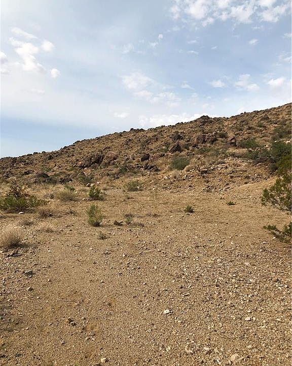 1st image of 4090 N Quail Dr
