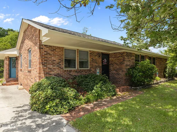 651 W Shore Drive, Swansboro, NC 28584