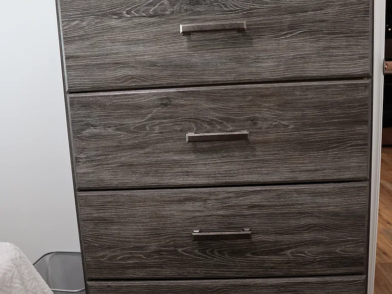 Chest dresser