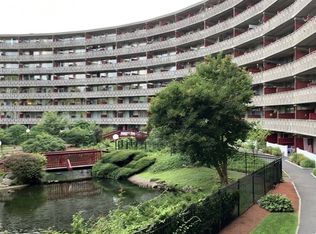 200 Swanton St APT L3, Winchester, MA 01890