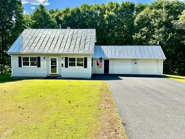 21 Young Street, Madison, ME 04950