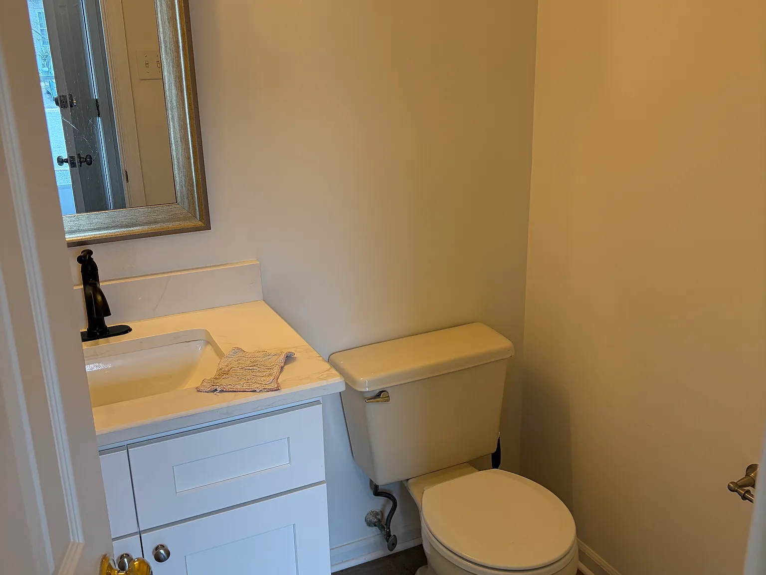 3 bed, 1.5 bath, 1875 sqft, $2,400 — Photo 3