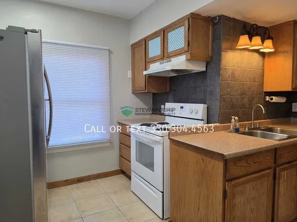 1014 Berwin St, Akron, OH 44310