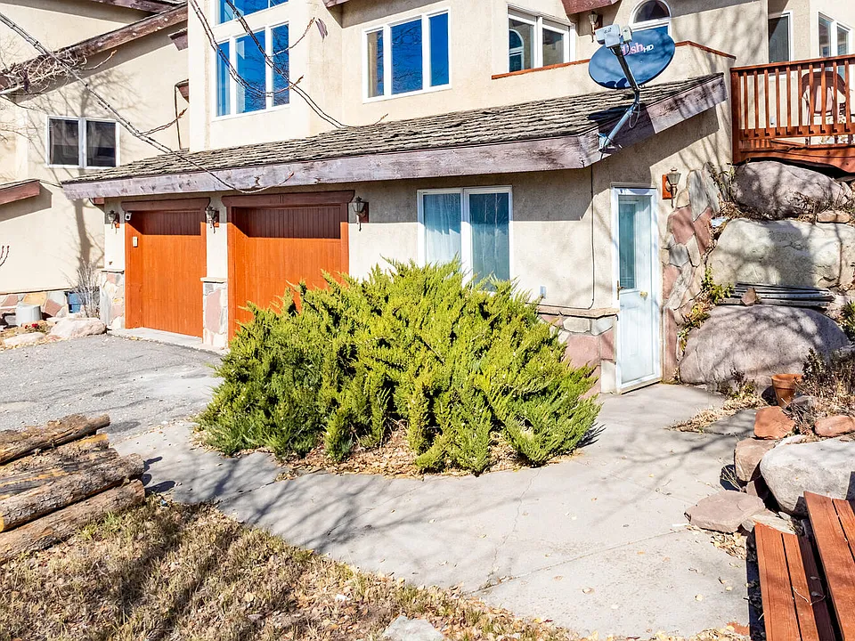 11 Hackamore Rd