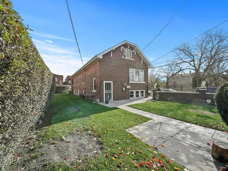 1542 S 60th Ct — Photo 15