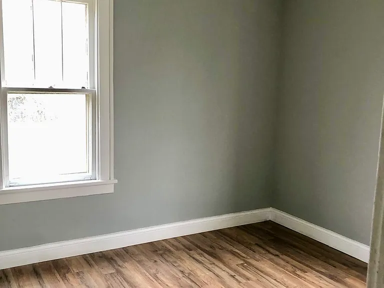 1823 Seymour Ave — Photo 6
