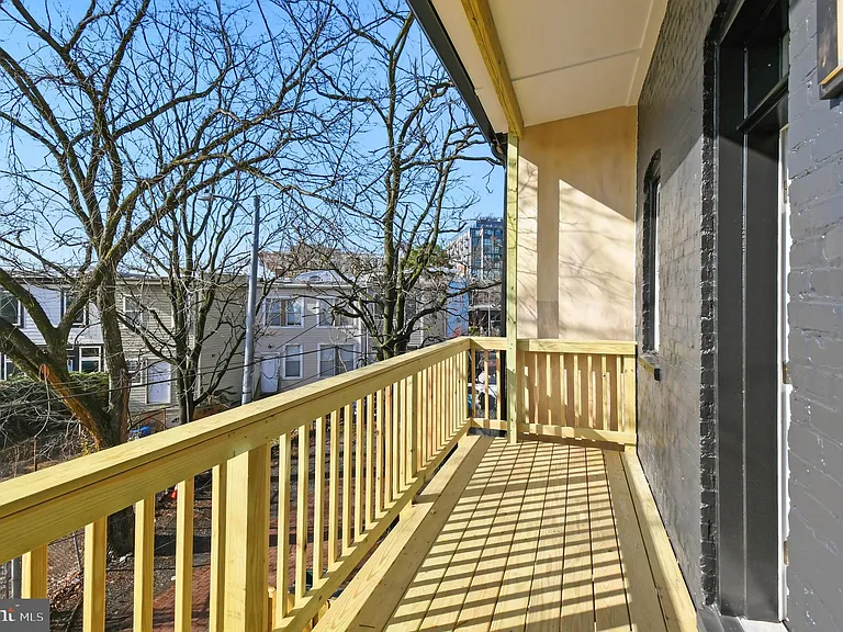 517 Florida Ave NE — Photo 24