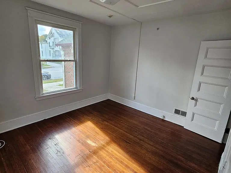 15 Lagrange Ave — Photo 12