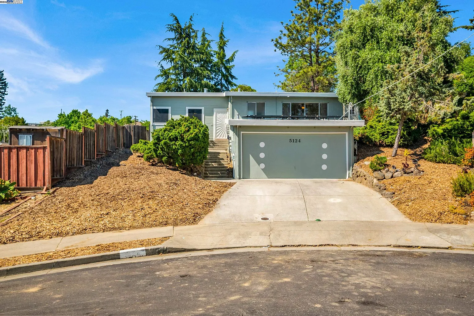 5124 Ray Ave photo 1