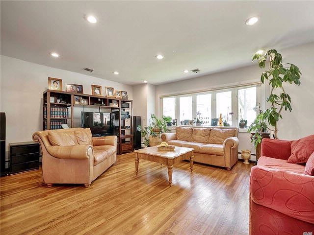 1st image of 822 Newburg Ave