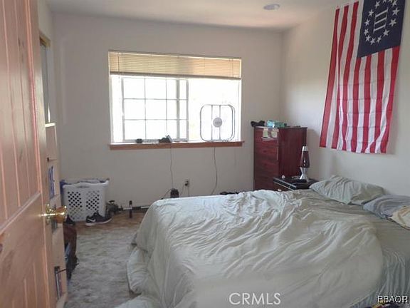 4th image of 279 Pine Dr