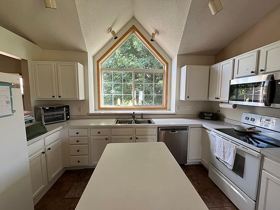 2nd image of 7865 Marilyn Dr