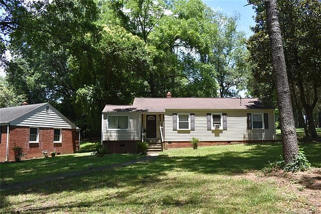 1st image of 300 Fannie Cres