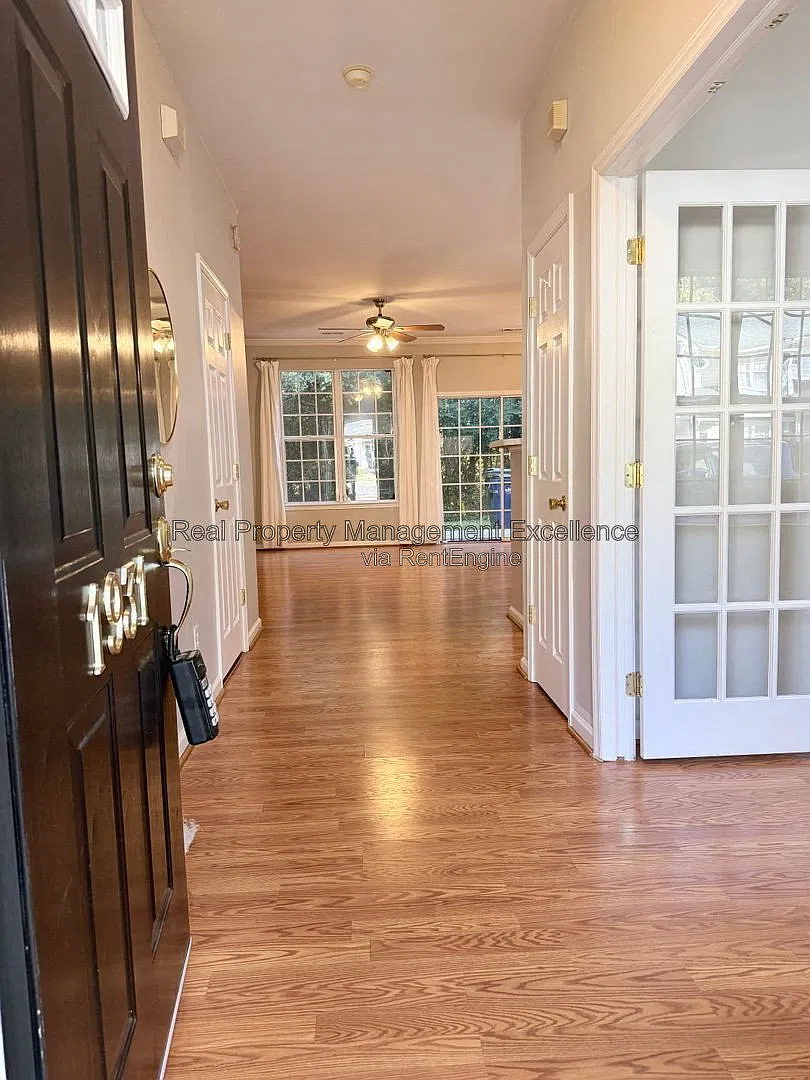 3 bed, 2.5 bath, 1416 sqft, $1,850 — Photo 2