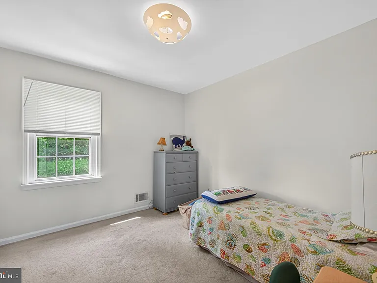 8815 Newport Ct — Photo 24