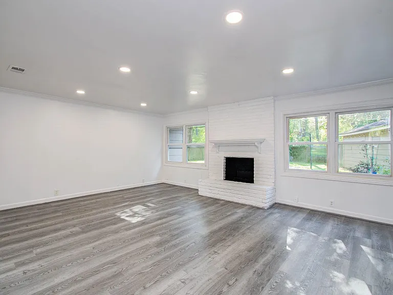 674 Ravensworth Dr — Photo 26