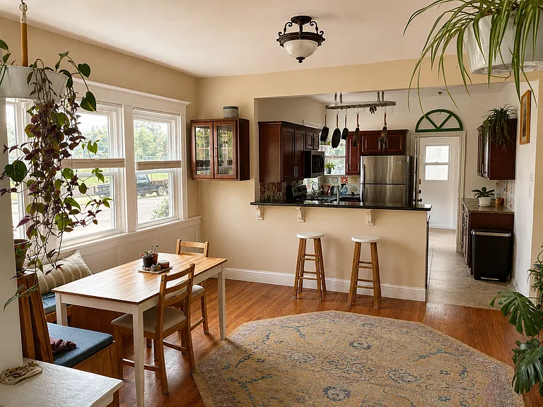 2801 N Franklin St — Photo 5
