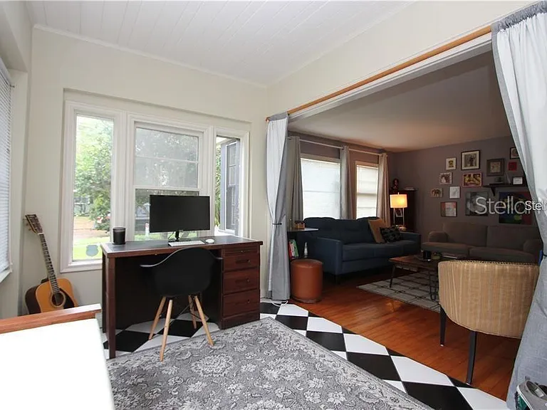 417 E Gore St — Photo 3