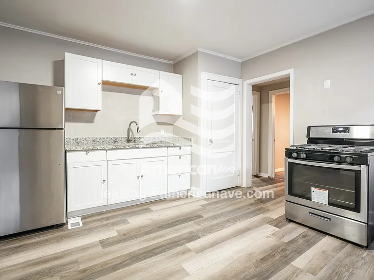 1715996_005_wm_-_kitchen_13389325.jpg
