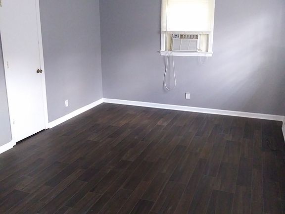 3rd image of 1459 Aspen St