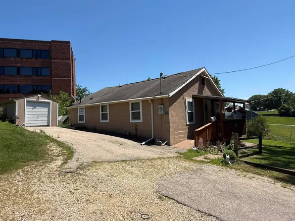 3180 Sheridan Rd, Dubuque, IA 52001