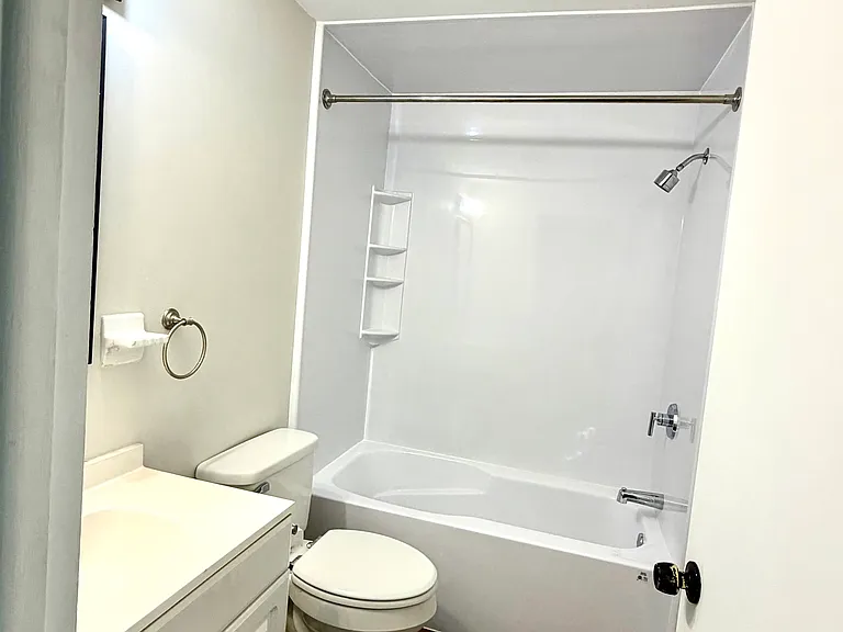 3003 Lake Rd #5 — Photo 3