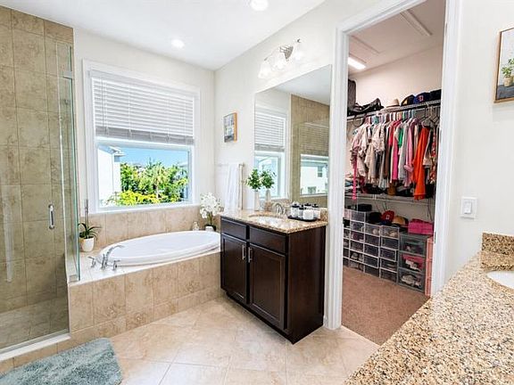5th image of 16454 Helix Ct