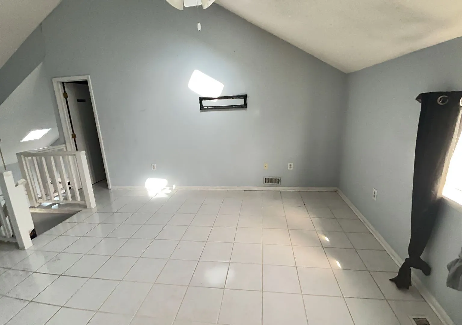Very cute 2 bedroom/2 bath unfurnished condo — Photo 4