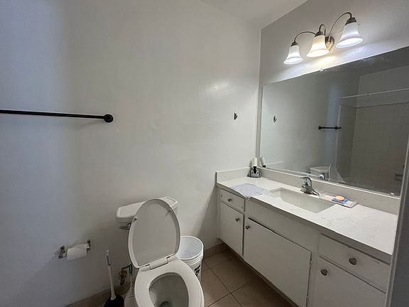 5th image of 1233 Wellesley Ave