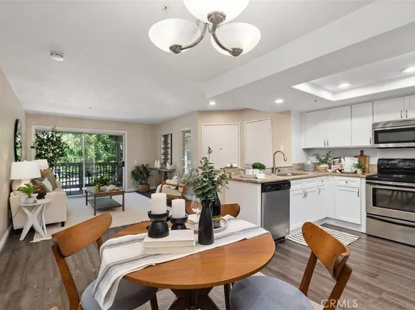 227 S Cross Creek Rd Unit D, Orange, CA 92869