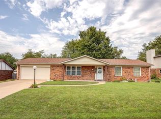 2233 Monterey Dr, Belleville, IL 62221