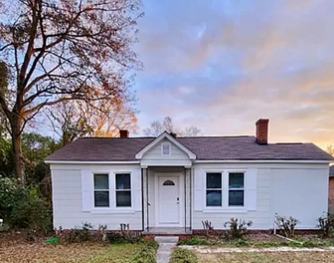 Cozy Cottage in Cayce — Photo 1