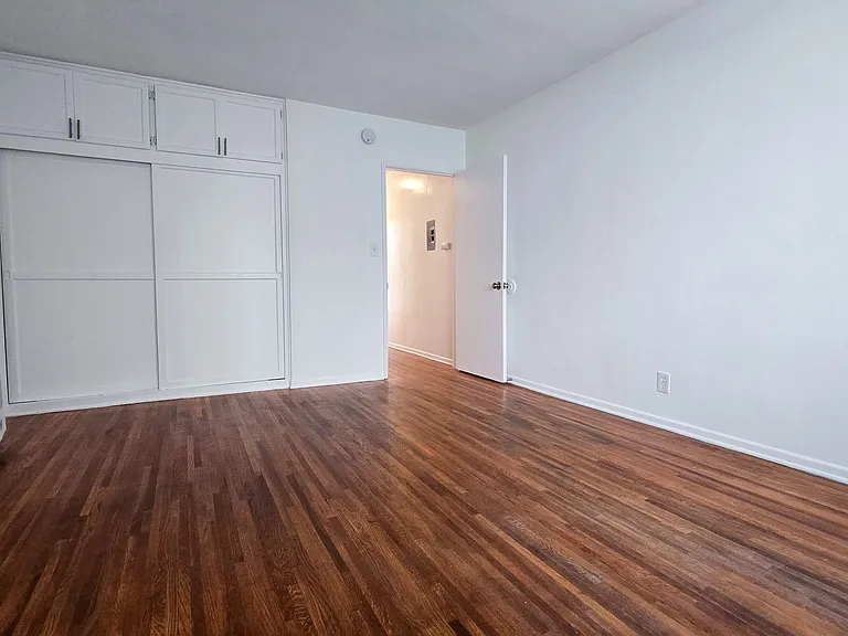 652 Veteran Ave — Photo 70