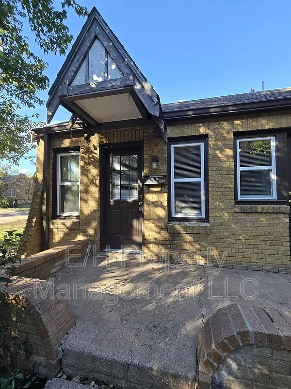 1 bed, 1.0 bath, $700 — Photo 1
