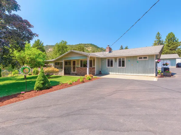 114 Tracy Dr, Grants Pass, OR 97527