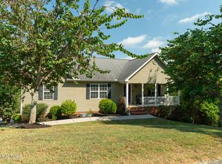 237 Ridgefield Dr, Maryville, TN 37804