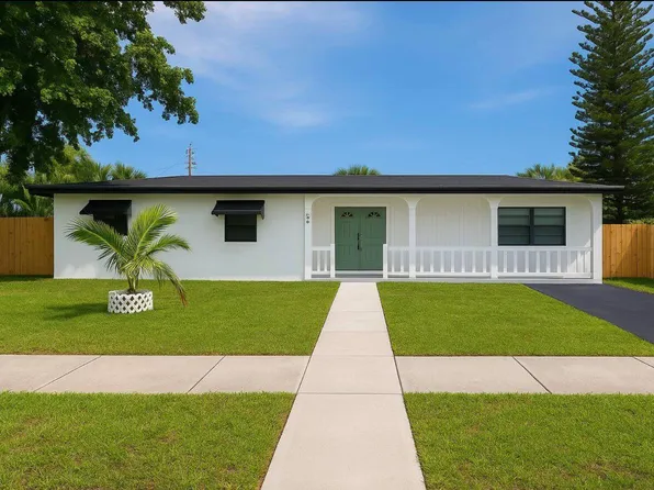 272 NE 44th Street, Deerfield Beach, FL 33064