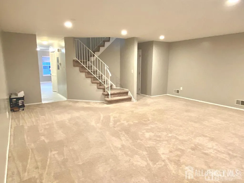 3 bed, 2.5 bath, 1864 sqft, $3,100 — Photo 3