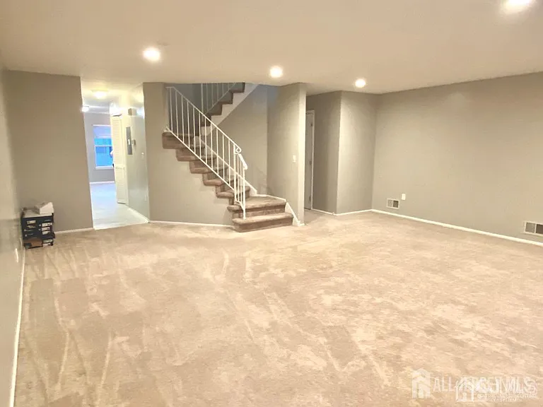 315 Plymouth Rd — Photo 3