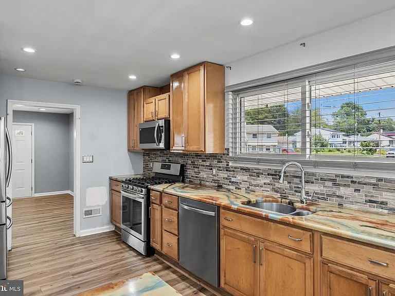32 Larkin Rd — Photo 4
