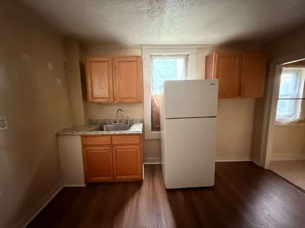 436 Front St #1A, New Haven, CT 06513