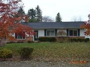 2067 Lakewood Way, Pinckney, MI