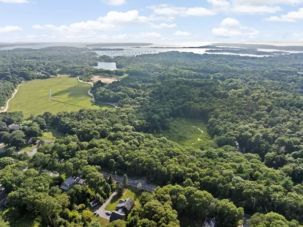 940 County Rd, Bourne, MA 02532