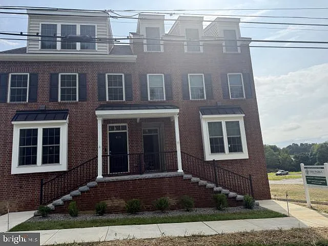 411 Wharton St