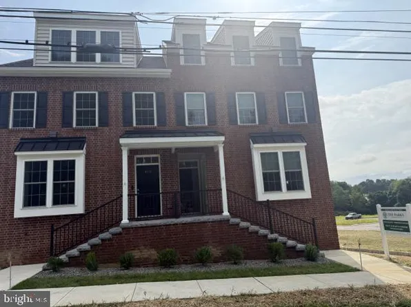 411 Wharton St, Kennett Square, PA 19348