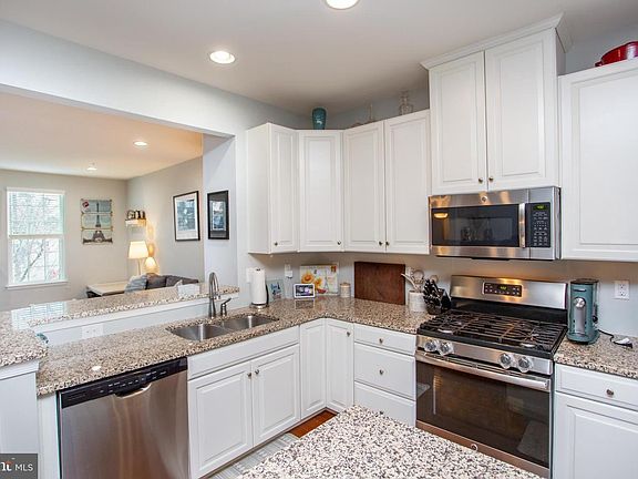 5th image of 59 N School Ln #5