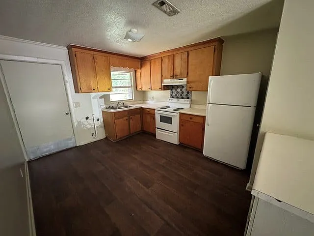 88 & 118 Dale Cir #3 — Photo 2
